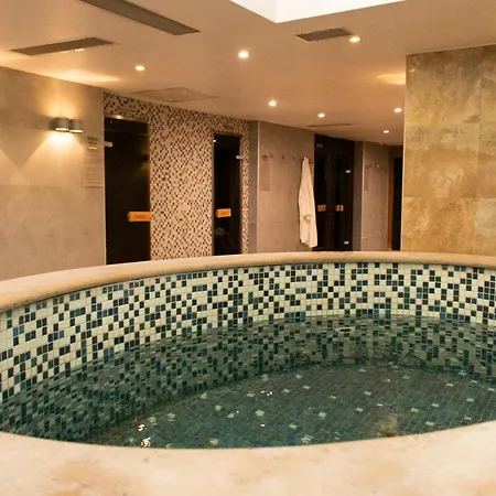 Hotel Visegrad Отель