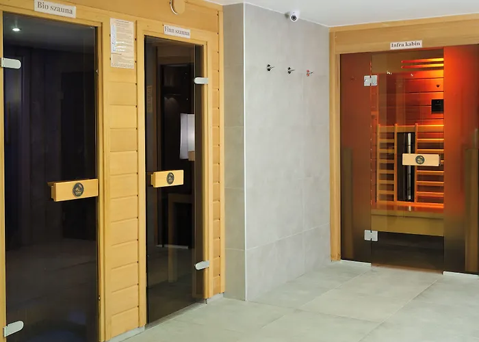 מלון Hotel Visegrad